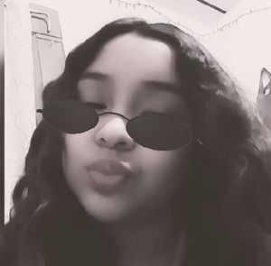 Meet your Posher, Danielle